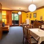 Haus Anna Appartementhaus 바트키르히하임