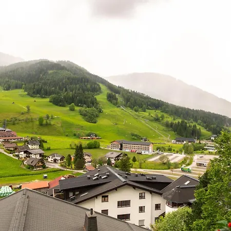 Daire Haus Anna Appartementhaus Bad Kleinkirchheim
