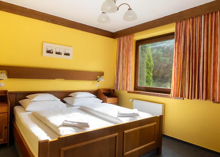 Haus Anna Appartementhaus 아파트 바트키르히하임